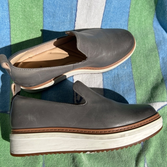 Clarks Gray Loafers - Picture 2 of 4